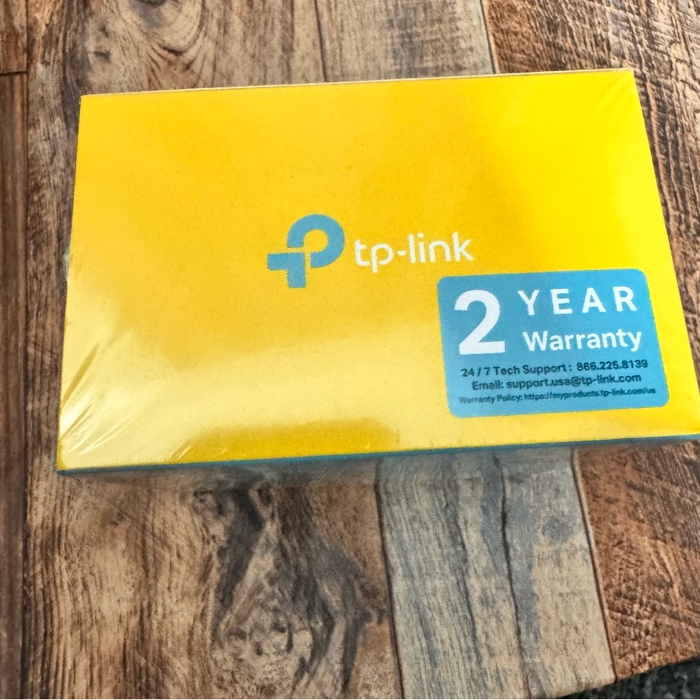 TP-Link Compact Wireless Router in Blue and White - Picture 5 of 5